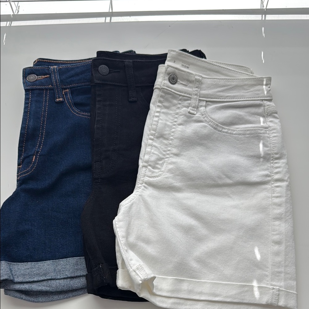 Old Navy Wow Denim Shorts, Size 2 !!!!!BUNDLE!!!!!